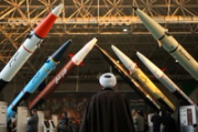 رویترز: جمهوری اسلامی با شبکهای با بیش از ۵ هزار نهاد پنهان محاصره آمریکا را دور میزند