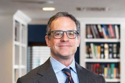 پولیتیکو: مایکل انتون، رییس تیم فنی آمریکا در مذاکرات هستهای با جمهوری اسلامی شد