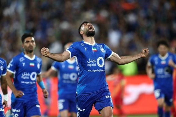 استقلال ۱-۰ فولاد؛ تیم جواد نکونام صدر جدول را از پرسپولیس پس گرفت