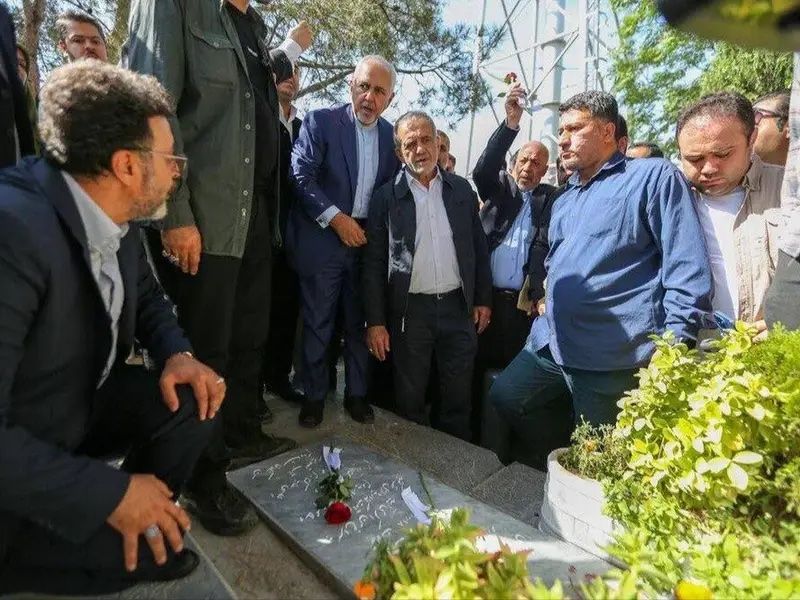 Zarif’s Visit to Graves of Flight PS752 Victims Outrages Families