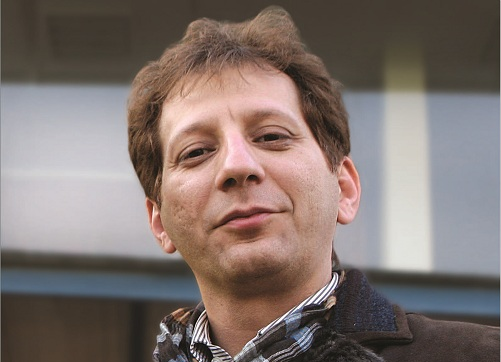 نماینده مجلس: زنجانی و طبری آزاد شده‌اند، مالک بانک آینده هم به ریش مردم می‌خندد