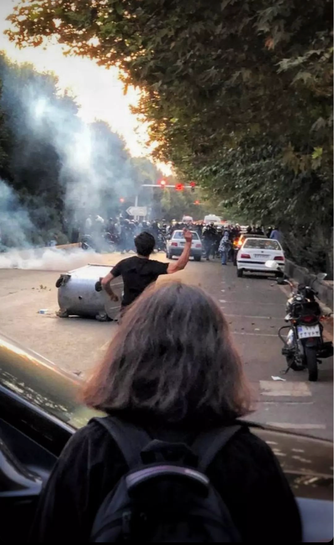 دعم عالمي للاحتجاجات في إيران وإدانة حملة قمع النظام للإيرانيين