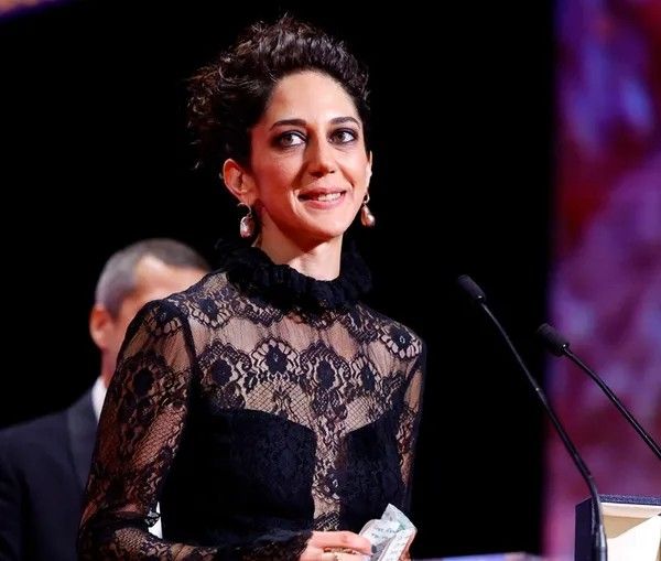 Actress Who Won At Cannes Says Her Heart Is With People Of Iran
