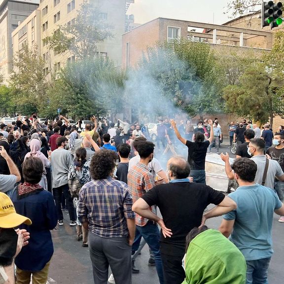 اختطاف ما لا یقل عن 20 متظاهرا في هجوم لقوات الأمن الإيرانية على مدينة مورموري