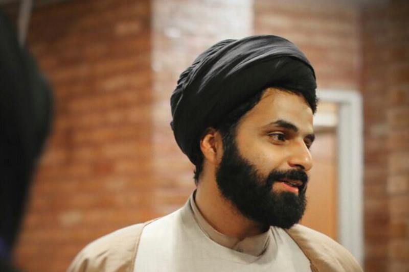 مهدی صدرالساداتی، داماد مدرسی یزدی عضو شورای نگهبان است که مدتی خود را به عنوان طلبه‌ای عدالت‌خواه معرفی کرد و در نهایت خلع لباس شد