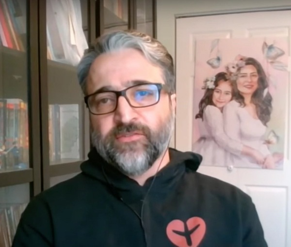 إسماعيليون يكشف لـ"إيران إنترناشيونال"أسباب خلافه مع نجل الشاه واستقالته من "مجلس التضامن"