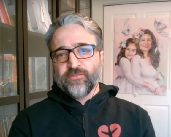 إسماعيليون يكشف لـ"إيران إنترناشيونال"أسباب خلافه مع نجل الشاه واستقالته من "مجلس التضامن"