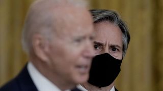 Leading Iran Website: US Hanging 'Damocles Sword' Over Tehran’s Head