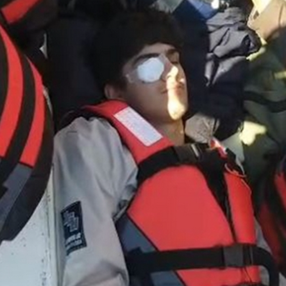 اليونان تسلم تركيا محتجا إيرانيا فقد إحدى عينيه برصاص الأمن أثناء الاحتجاجات