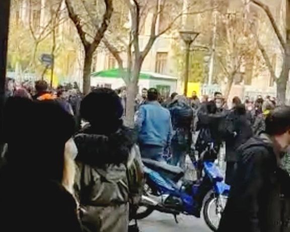 Protest around Tehran's Grand Bazaar on December 31, 2022
