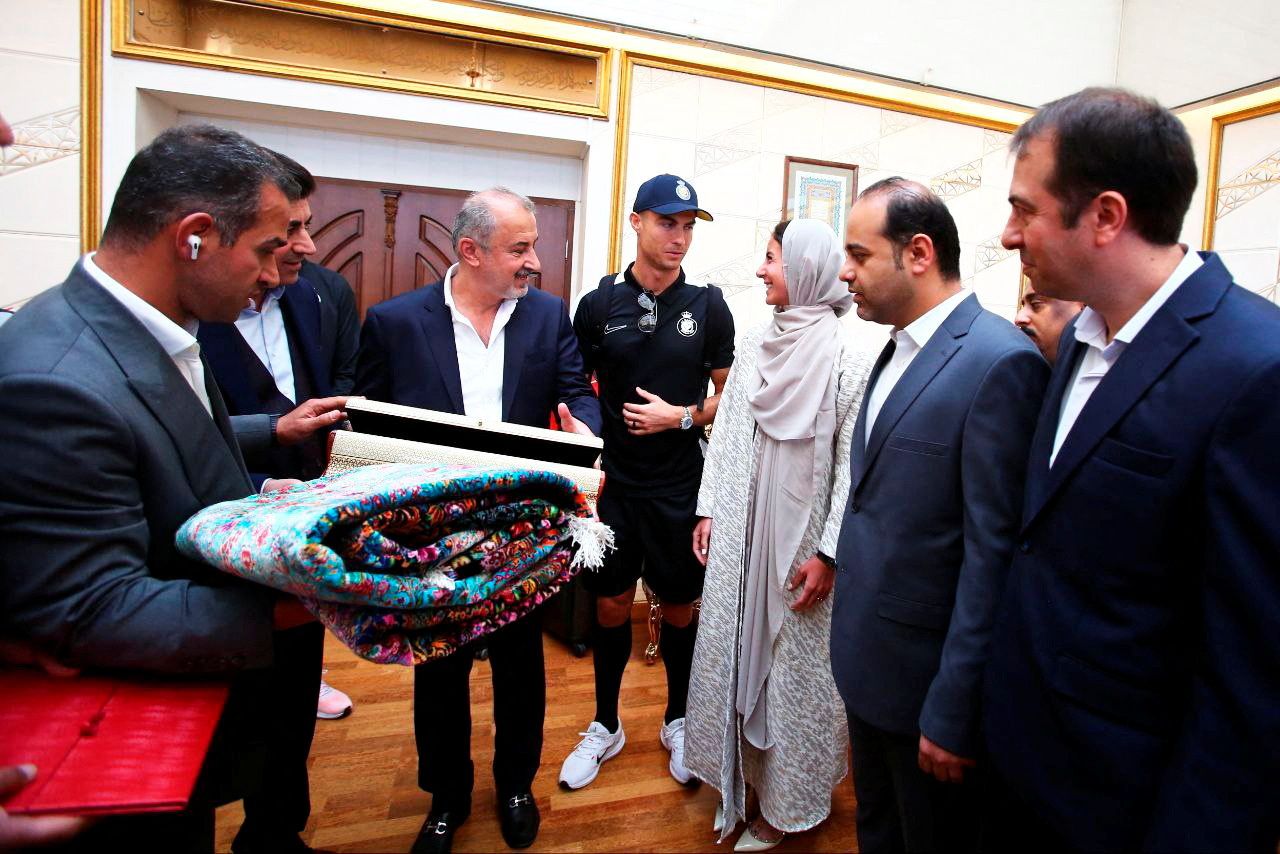 روایت درویش درباره فرش و دخترش: دخترم را بردم تا حتما درباره فلسطین از رونالدو سوال کند