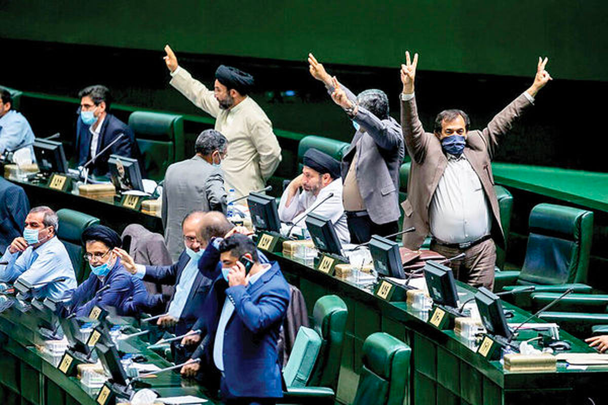 تاکید چند نماینده مجلس بر بررسی طرح محدودیت اینترنت پس از تعطیلات