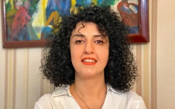 اتحادیه اروپا: نرگس محمدی از صدای خود برای حفظ حقوق ایرانیان استفاده میکند