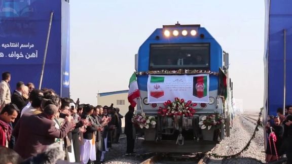 معاون وزیر راه: قطار مسافربری ایران-افغانستان بهزودی راهاندازی میشود