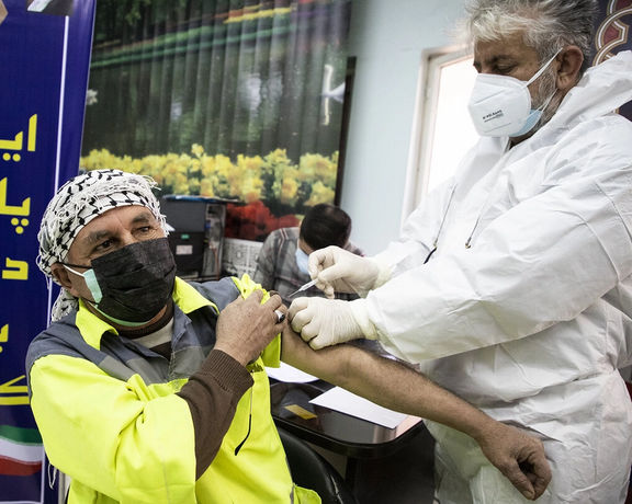 شهرداران اهواز و آبادان در رابطه با استفاده از سهمیه واکسن پاکبانها دادگاهی میشوند