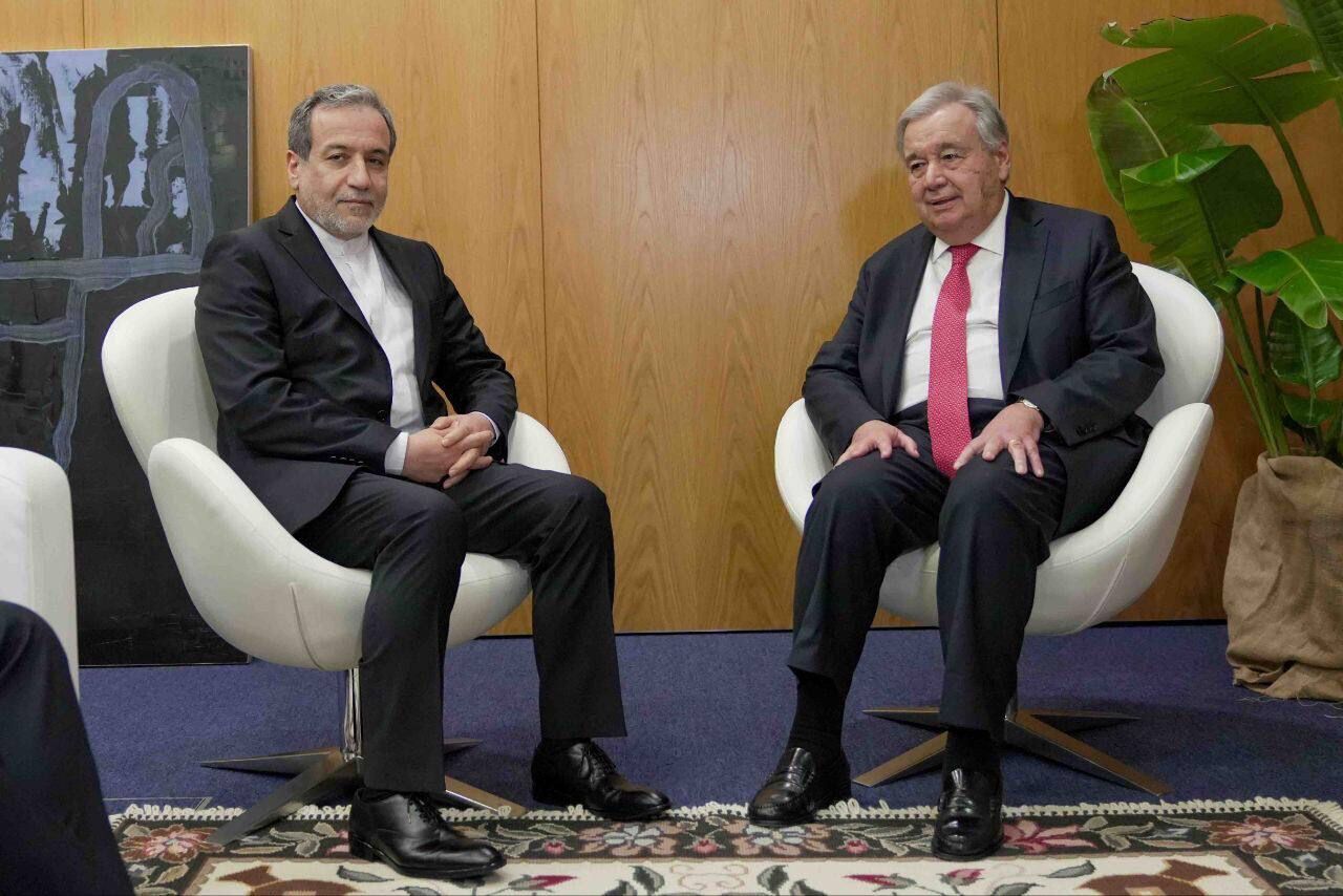 Iran’s foreign minister meets UN secretary-general in Geneva