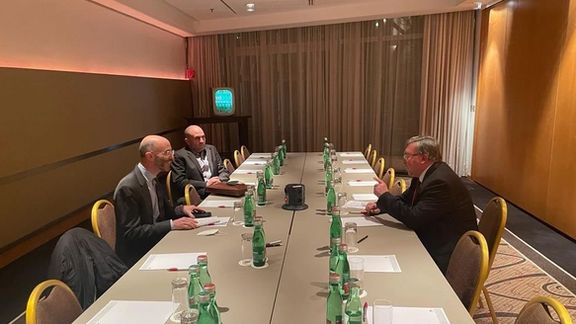 Russian envoy Mikhail Ulyanov (R) and US Special Envoy Robert Malley meeting in Vienna. December 15, 2021
