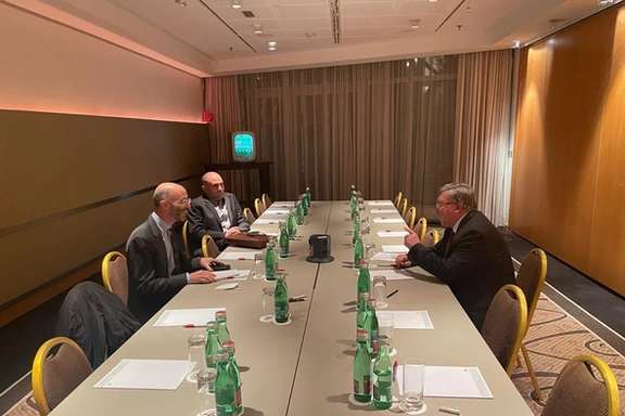 US Envoy Rob Malley and Russian Ambassador Mikhail Ulaynov meeting in Vienna on Iran's nuclear issue, December 15, 2021