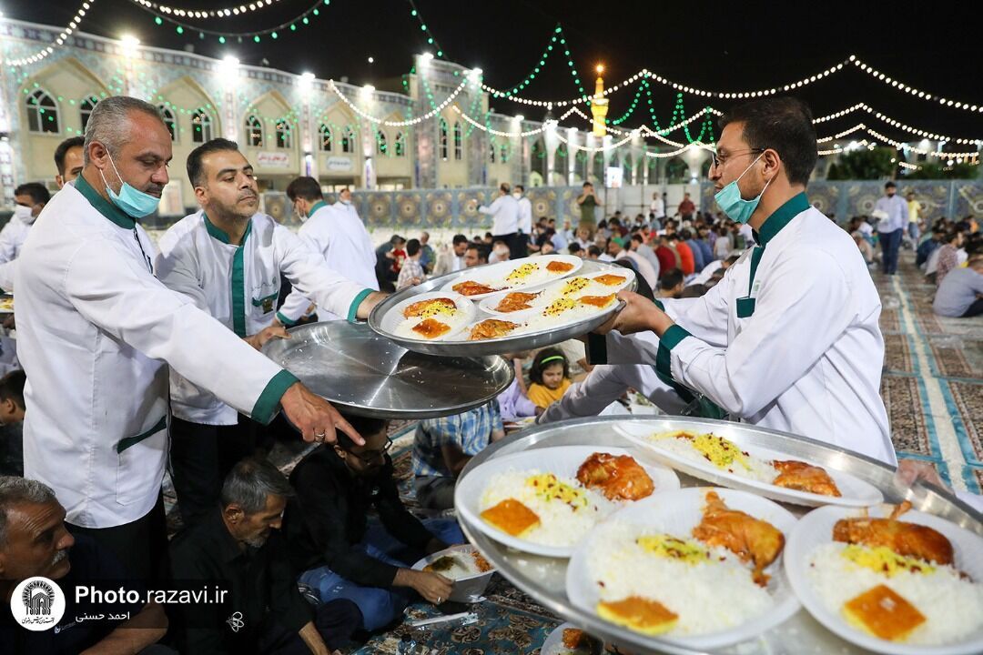 در لایحه بودجه سال ۱۴۰۴ پیشبینی شده است از هر گردشگر خارجی که از مرز هوایی به کشور وارد شود، معادل ۲۵۰ هزار تومان دریافت و عواید آن صرف خدمت‌گذاری به زائران امام هشتم شیعیان در مشهد شود.