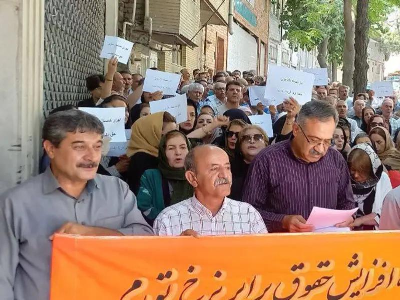 المجلس التنسيقي لنقابات المعلمين الإيرانيين يدين سياسة الحصول على "رسائل توبة" منهم