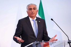 شاهزاده رضا پهلوی: زمان فعالسازی فوری تحریمها علیه جمهوری اسلامی فرا رسیده است