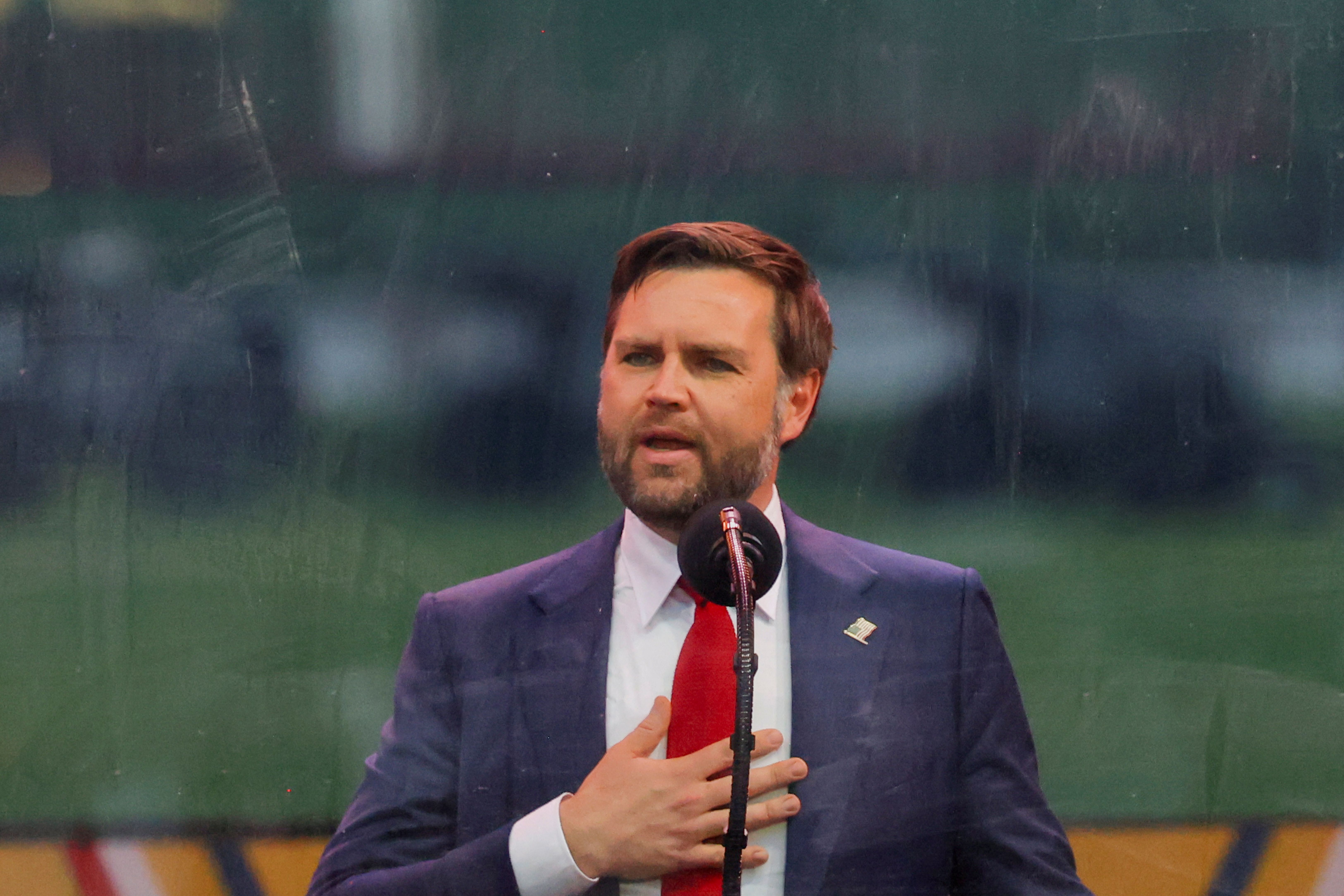 جيه دي فانس: ترامب قد يتخذ خطوات إضافية لإنهاء تخصيب إيران لليورانيوم