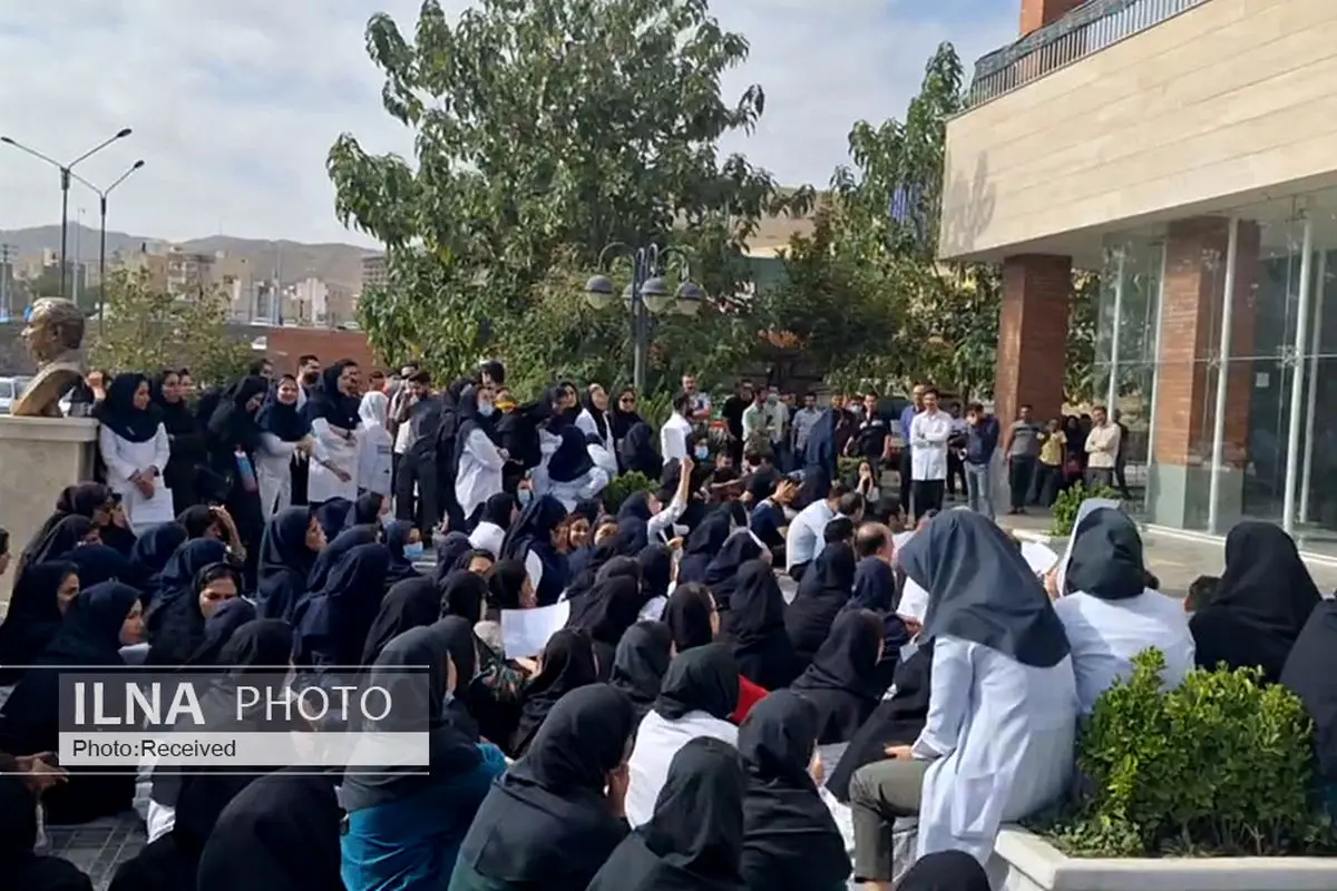 "صحة البرلمان" تطالب الحكومة الإيرانية بإعطاء أولوية لمطالب الممرضين وتحذر من تفاقم الأزمة