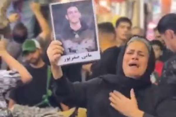 شهروندان: عاشورا و تاسوعای ما ۱۸ و ۱۹ دی است