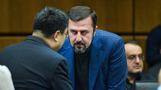 الخارجية الإيرانية: الحوار "أكثر الطرق عقلانية" لإلغاء العقوبات واتفاق طهران مع الغرب