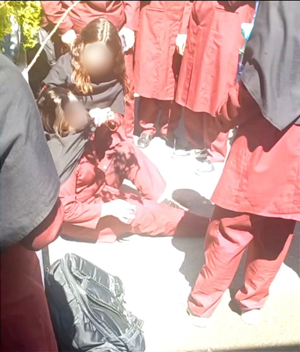 حمله شیمیایی به دستکم شش مدرسه همزمان با سخنرانی خامنه‌ای بدون اشاره به حملات