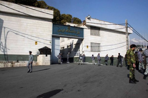 نقل عدد من المعتقلين السياسيين الإيرانيين إلى سجن "قزل حصار" وسط "ظروف شديدة القسوة"
