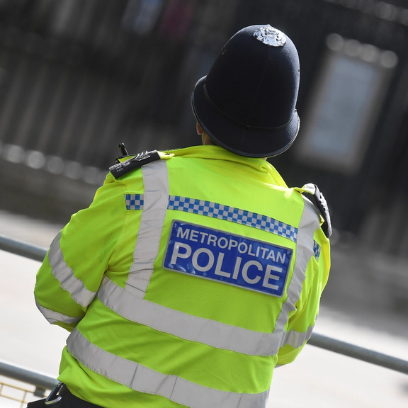 صحيفة بريطانية: النظام الإيراني ينفّذ استراتيجية جديدة في تهديداته داخل المملكة المتحدة