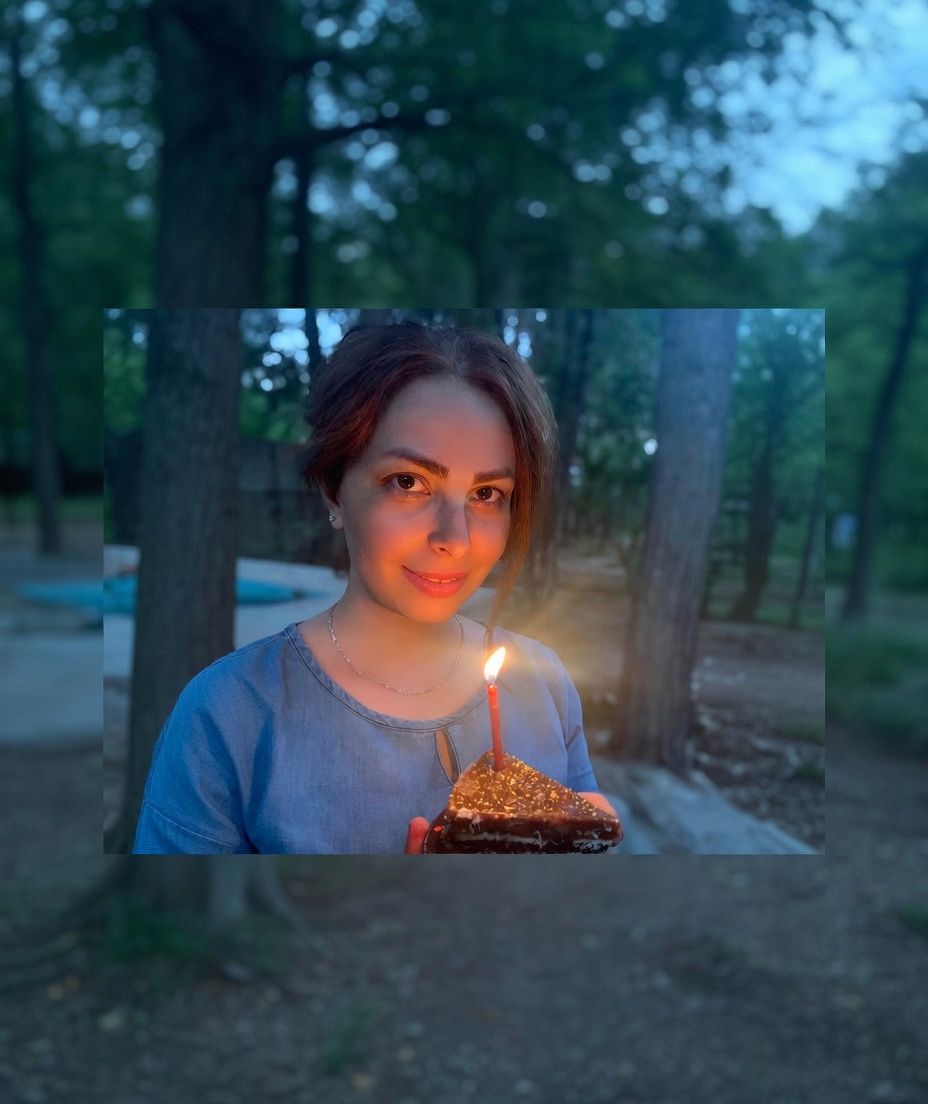 سارا سپهری، شهروند بهائی، در پی هجوم ماموران امنیتی به خانه‌اش در شیراز بازداشت شد