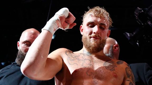 جیک پال، بوکسور آمریکایی: زنان و جوانان ایران اکنون به کمک جهان نیاز دارند