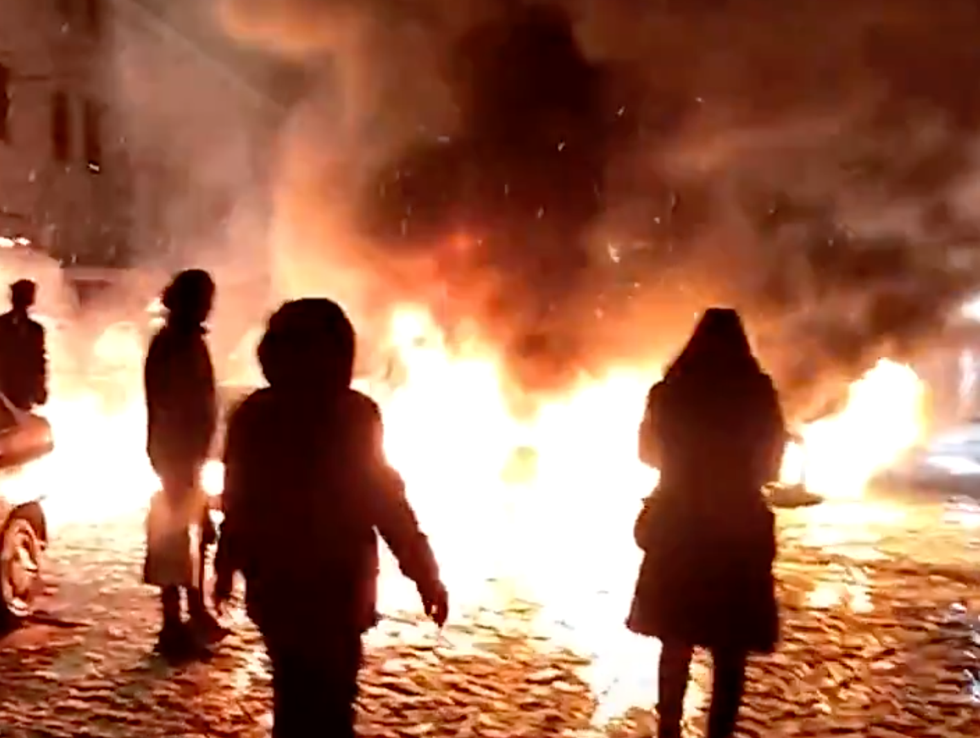 اليوم المائة للانتفاضة الشعبية: شوارع إيران تمتلئ بالشعارات المناهضة للنظام