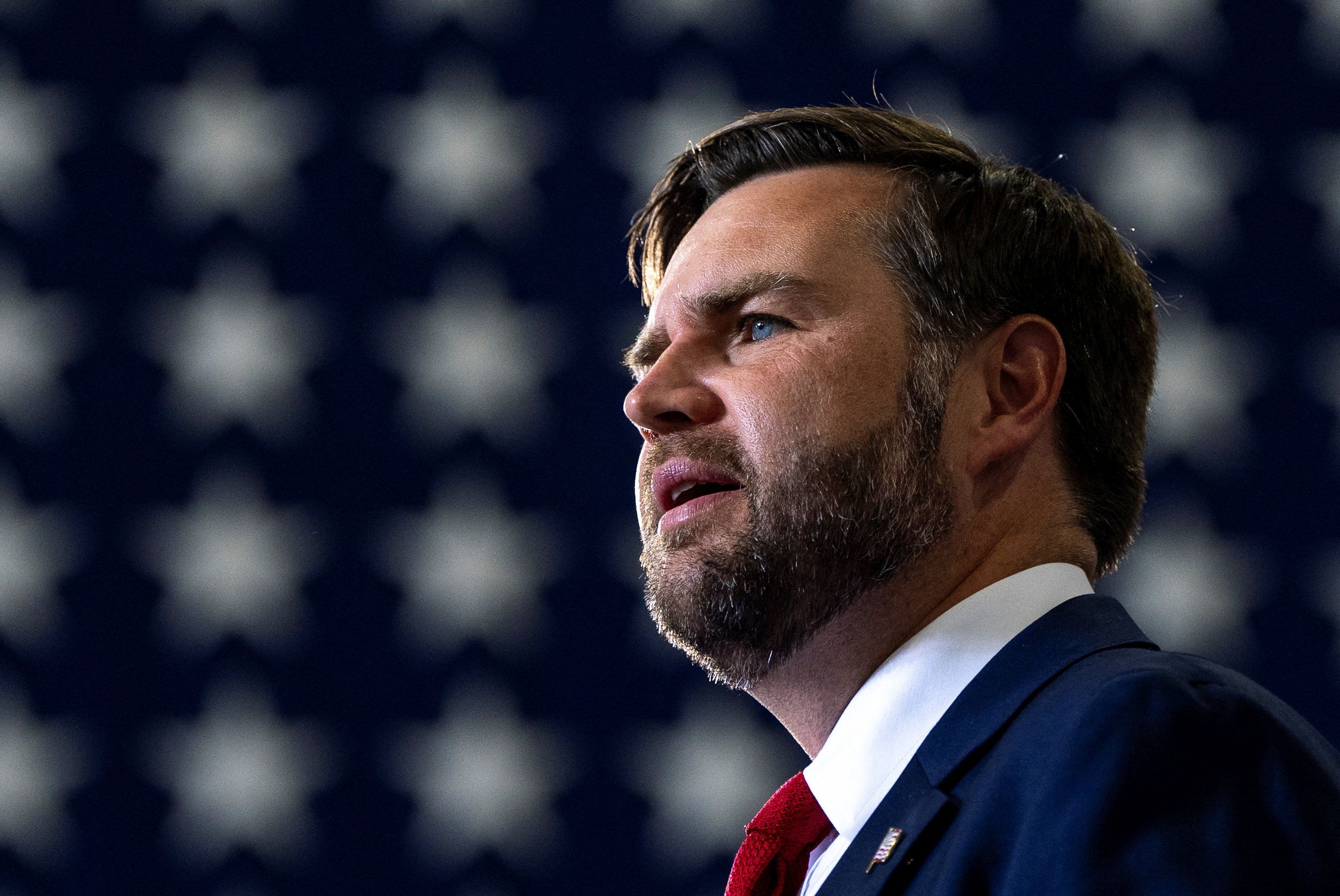 ونس: آمریکا در حال بررسی ارسال موشک‌های دوربرد تاماهاک برای اوکراین است