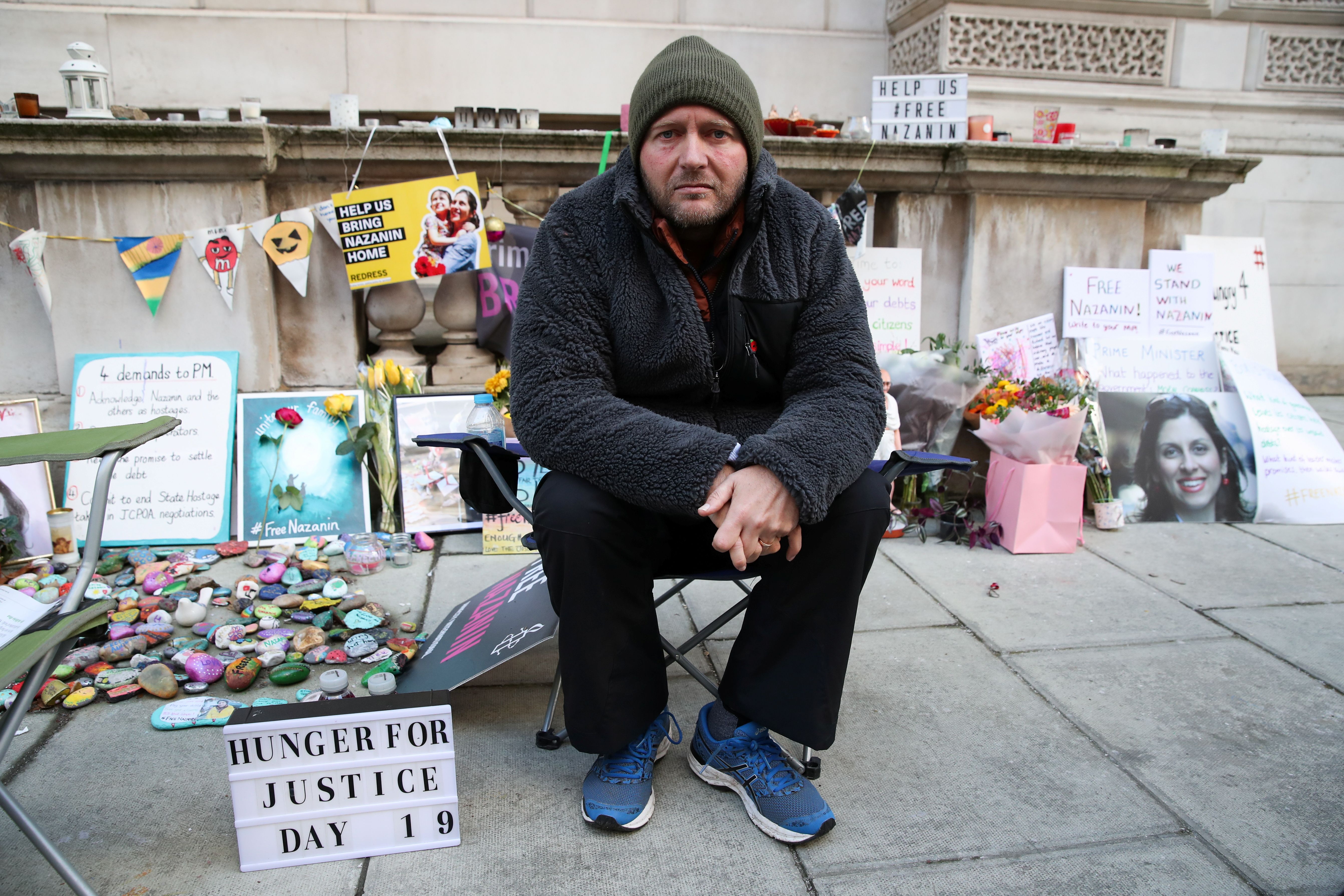 پایان اعتصاب غذای ۲۱ روزه همسر نازنین زاغری؛ رتکلیف در بیمارستان بستری شد