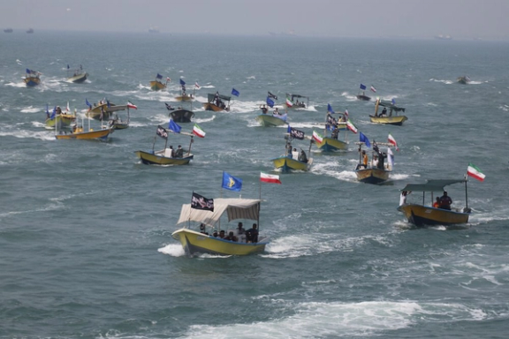 سفیر سابق بریتانیا در یمن: زمان غرق کردن قايقهای سپاه پاسداران فرا رسيده است