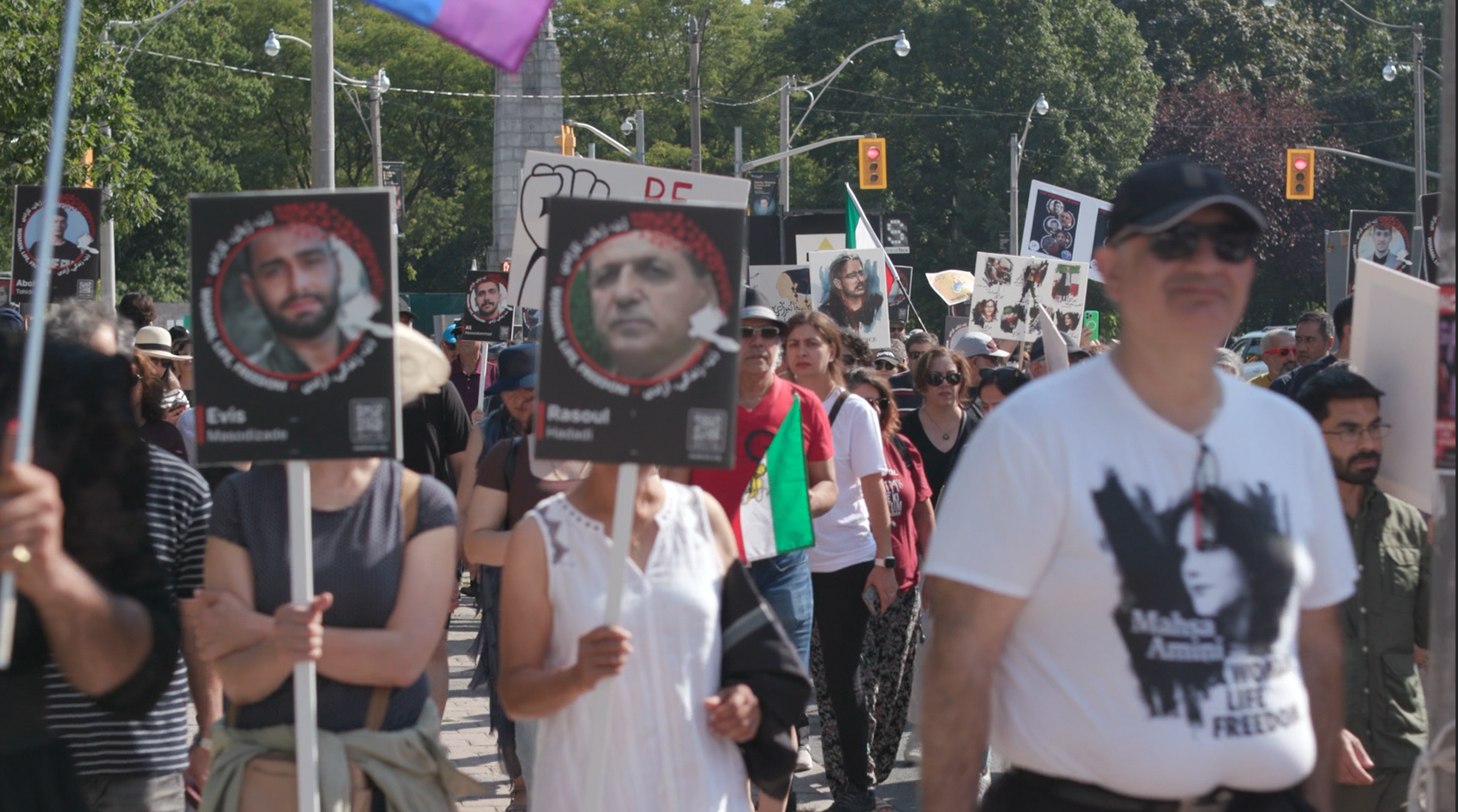 سومین سالگرد قتل مهسا؛ ایرانیان خارج از کشور در حمایت از زن، زندگی، آزادی به خیابان آمدند