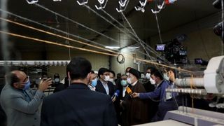 Pundits Dismiss Raisi’s Claims Of Creating Nearly A Million Jobs