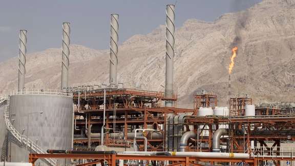 A general view shows a unit of South Pars Gas field in Asalouyeh Seaport, north of Persian Gulf, Iran November 19, 2015.
