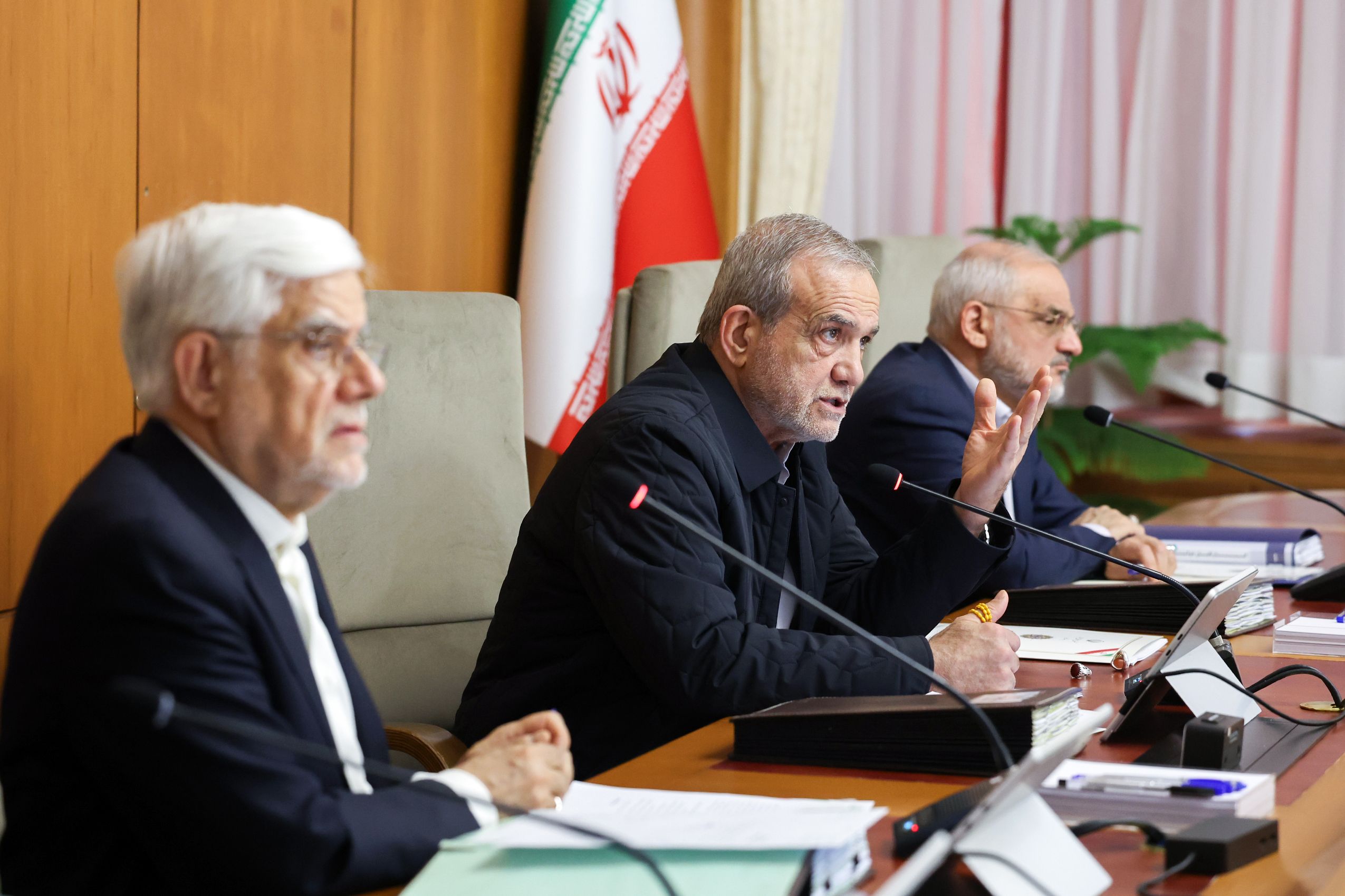 US behavior key to indirect talks after Trump letter, Iran says 