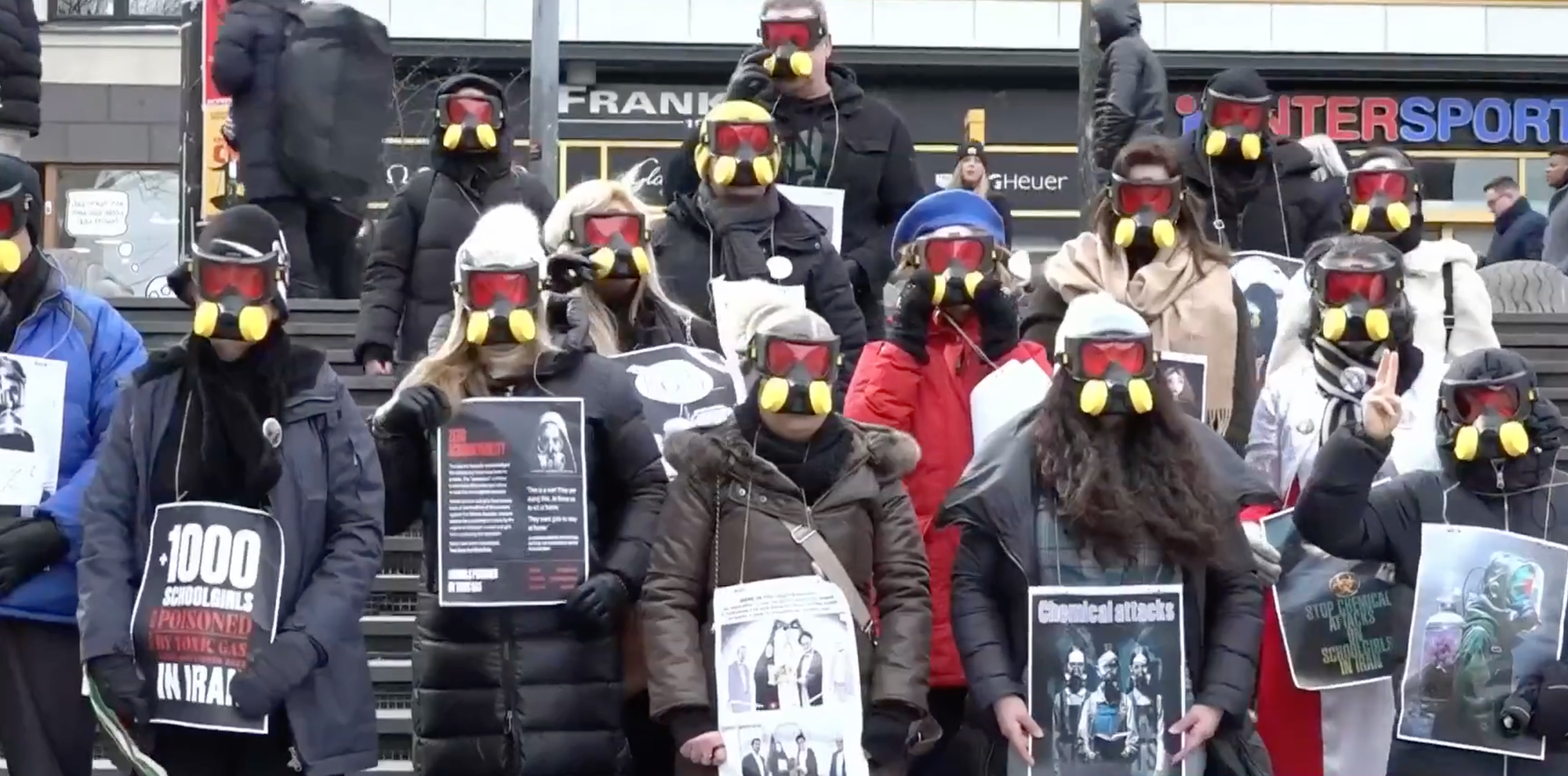 تجمع و تشکیل زنجیره انسانی در ۷۰ شهر جهان برای محکوم کردن حملات شیمیایی به مدارس در ایران