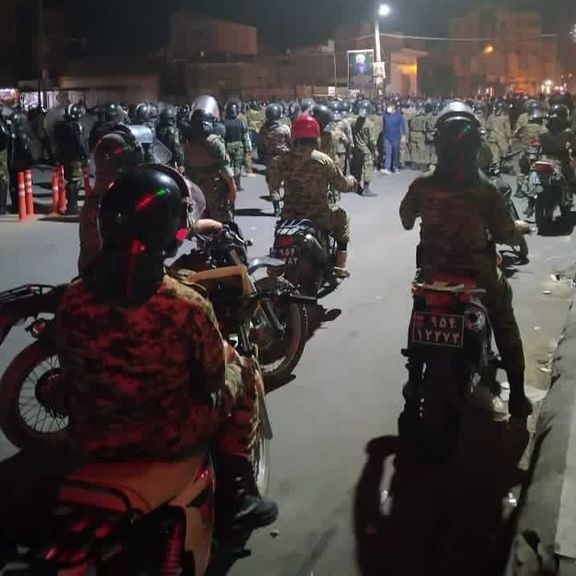 ۳۰۰ فعال مدنی و سیاسی ایران در بیانیهای «سرکوب» اعتراضات مردم خوزستان را محکوم کردند