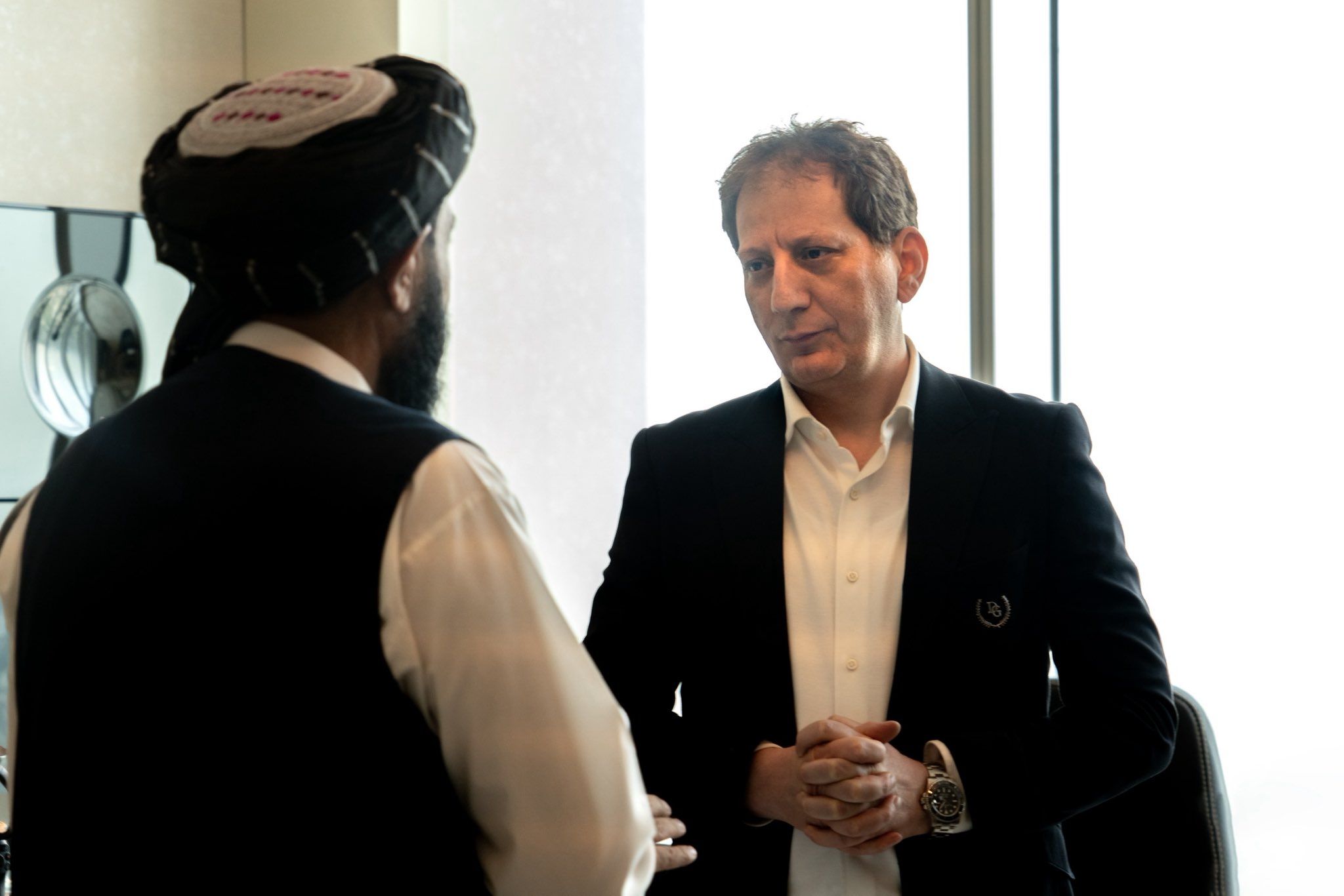 پس انتشار تصویری از بابک زنجانی قوه قضاییه گفت او در مرخصی است