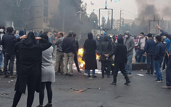 یک تحقیق دانشگاهی: آمار مرگ در آبان ۹۸ بیش از ۴۲۰۰ نفر نسبت به ماه قبل آن بیشتر بوده