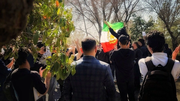 حمله با گاز اشکآور و شوکر به تجمع اعتراضی دانشجویان در چند دانشگاه