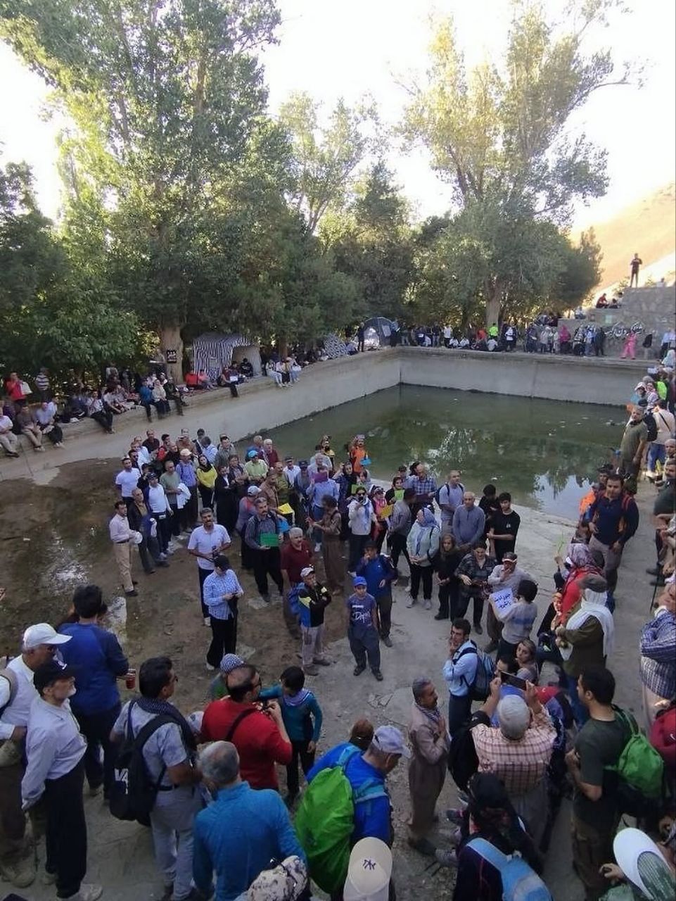 شهروندان سنندج با تجمع و راهپیمایی به اخراج و تبعید معلمان اعتراض کردند