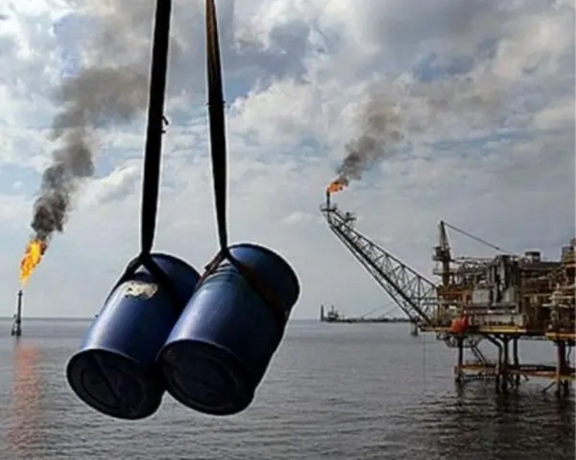 "وول ستریت جورنال": أميركا تخطط لفرض عقوبات على شبكة تبيع نفطا إيرانيا بعد خلطه بعراقي