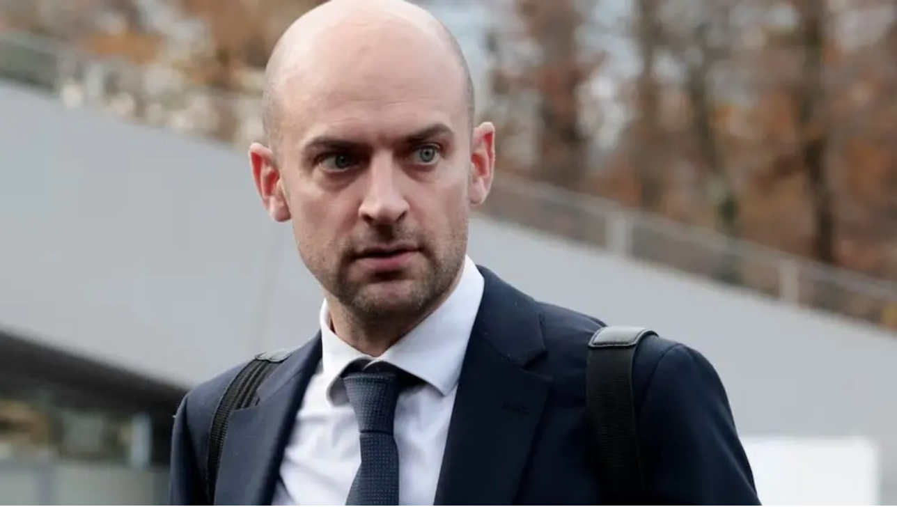 لتورط طهران في احتجاز فرنسيين..باريس: سنقدم اقتراحًا بفرض عقوبات على مسؤولين إيرانيين